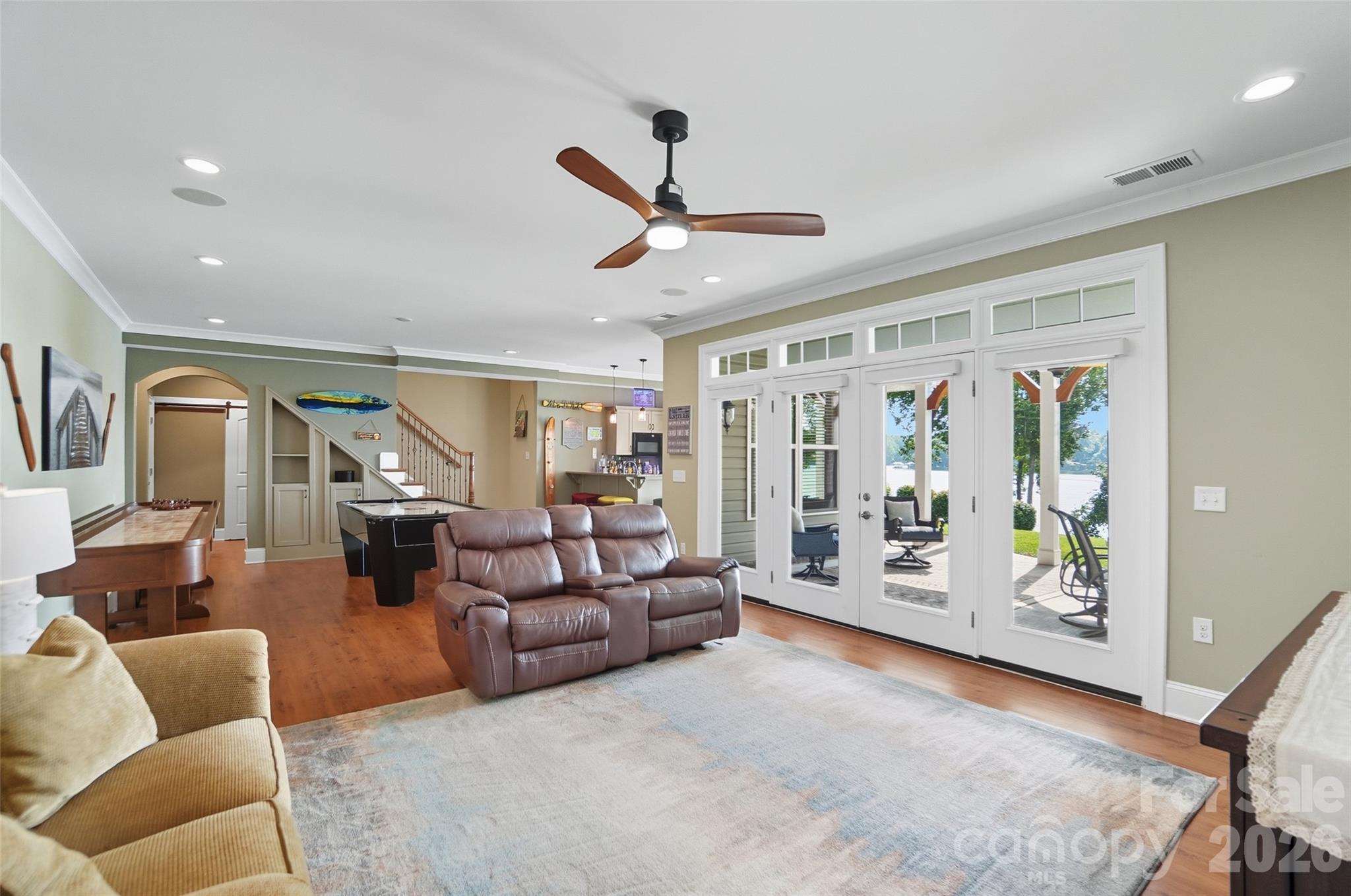 Lakepoint - Residential