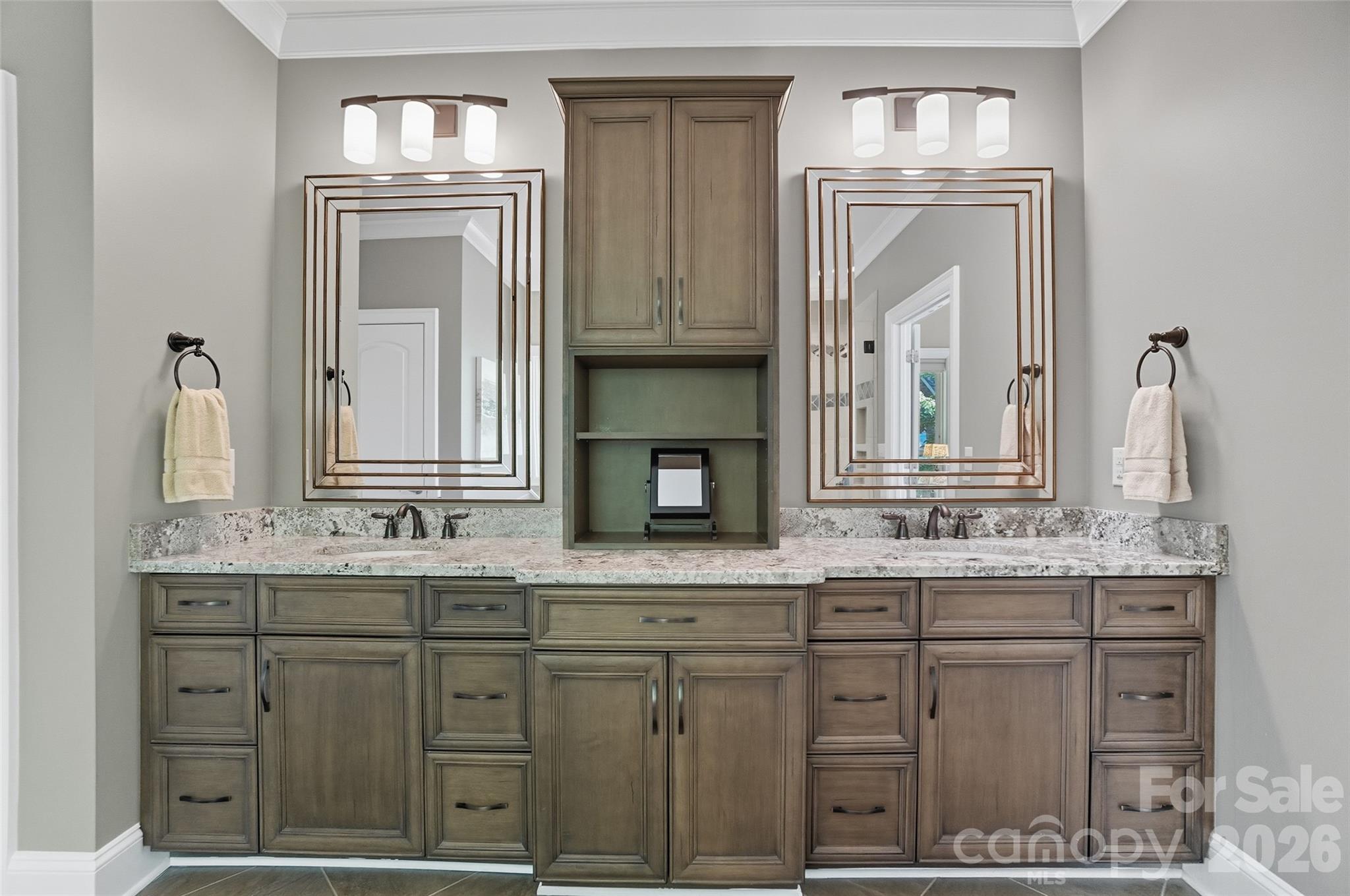 Lakepoint - Residential