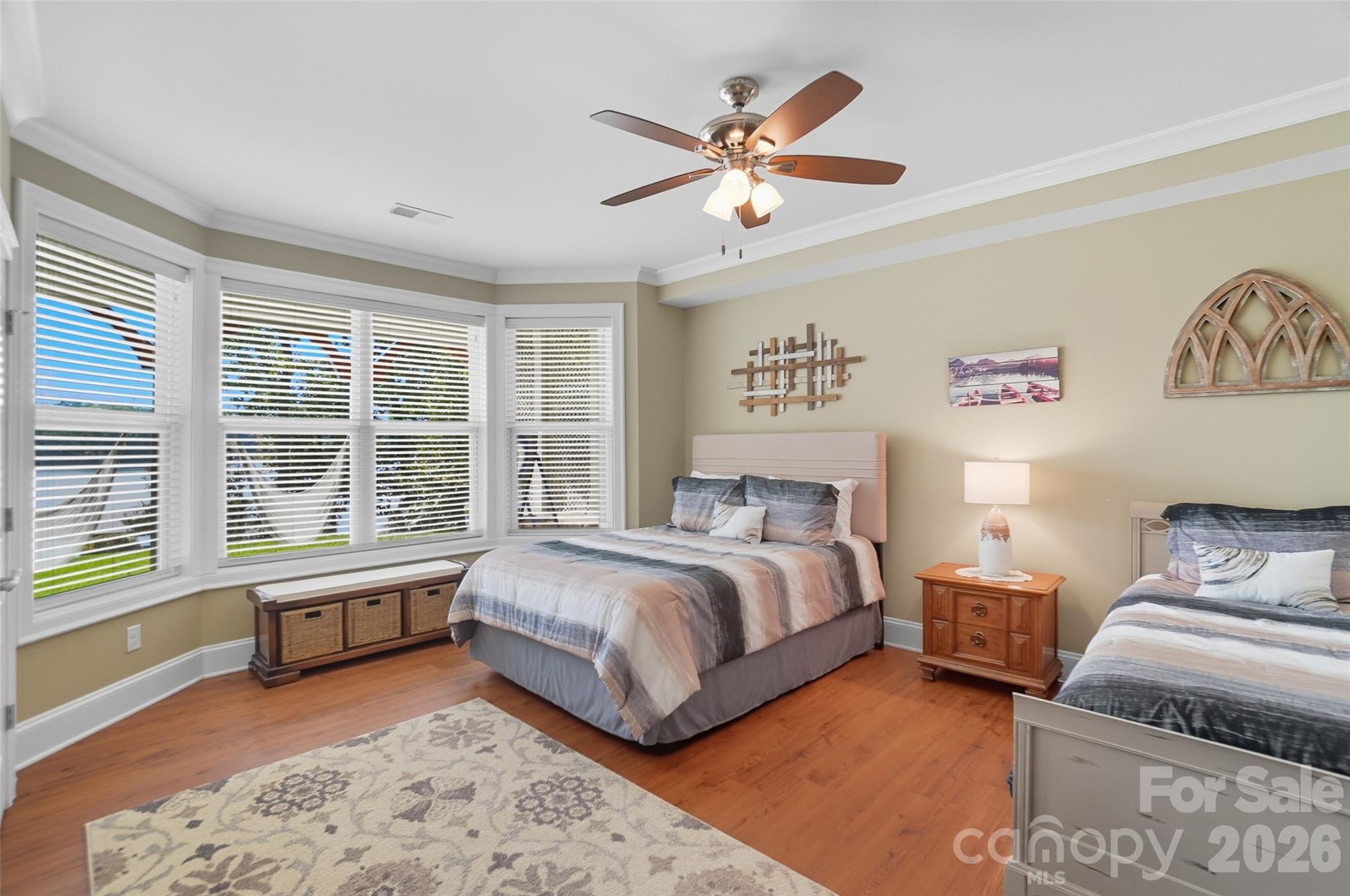 Lakepoint - Residential