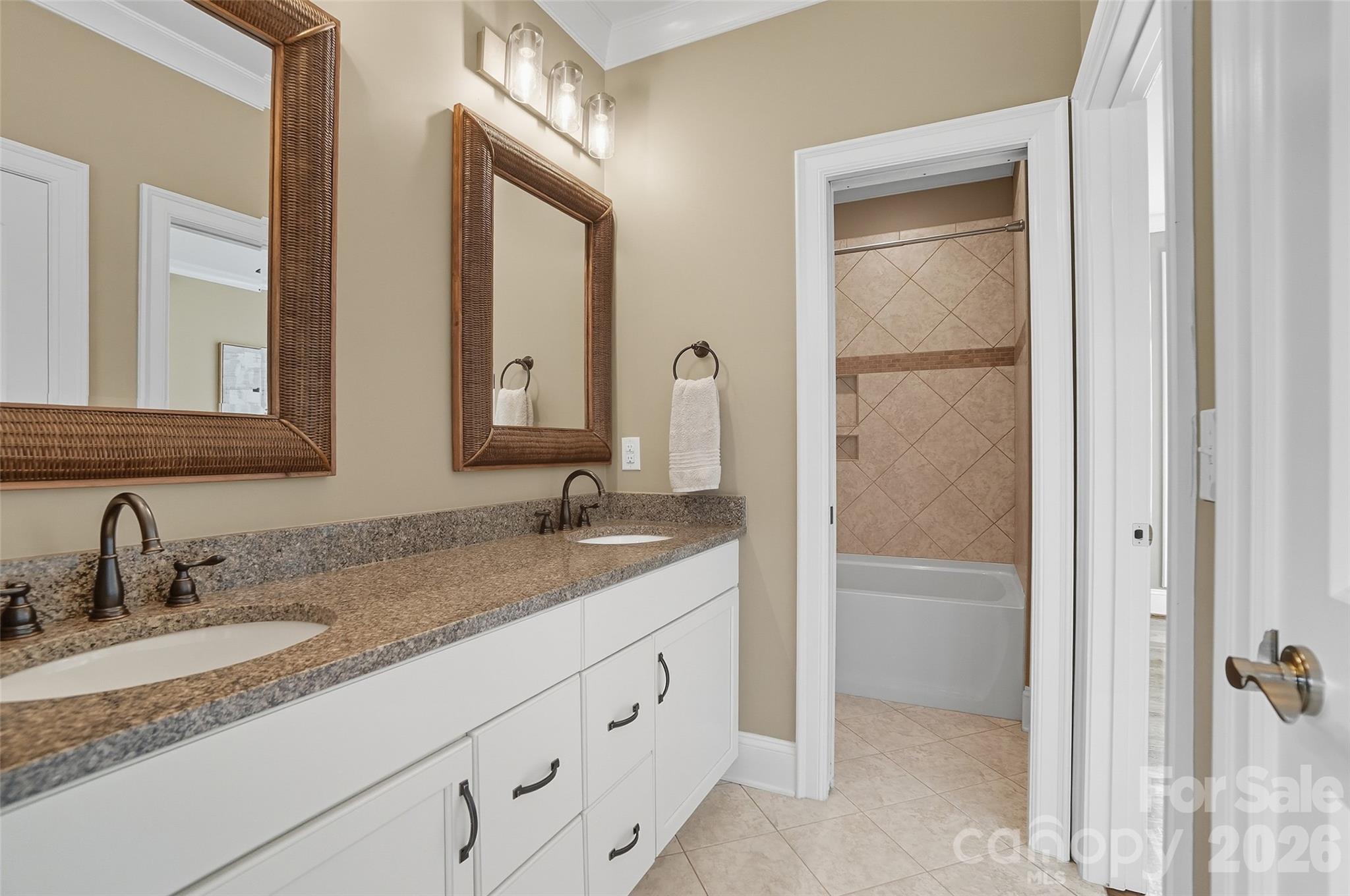 Lakepoint - Residential