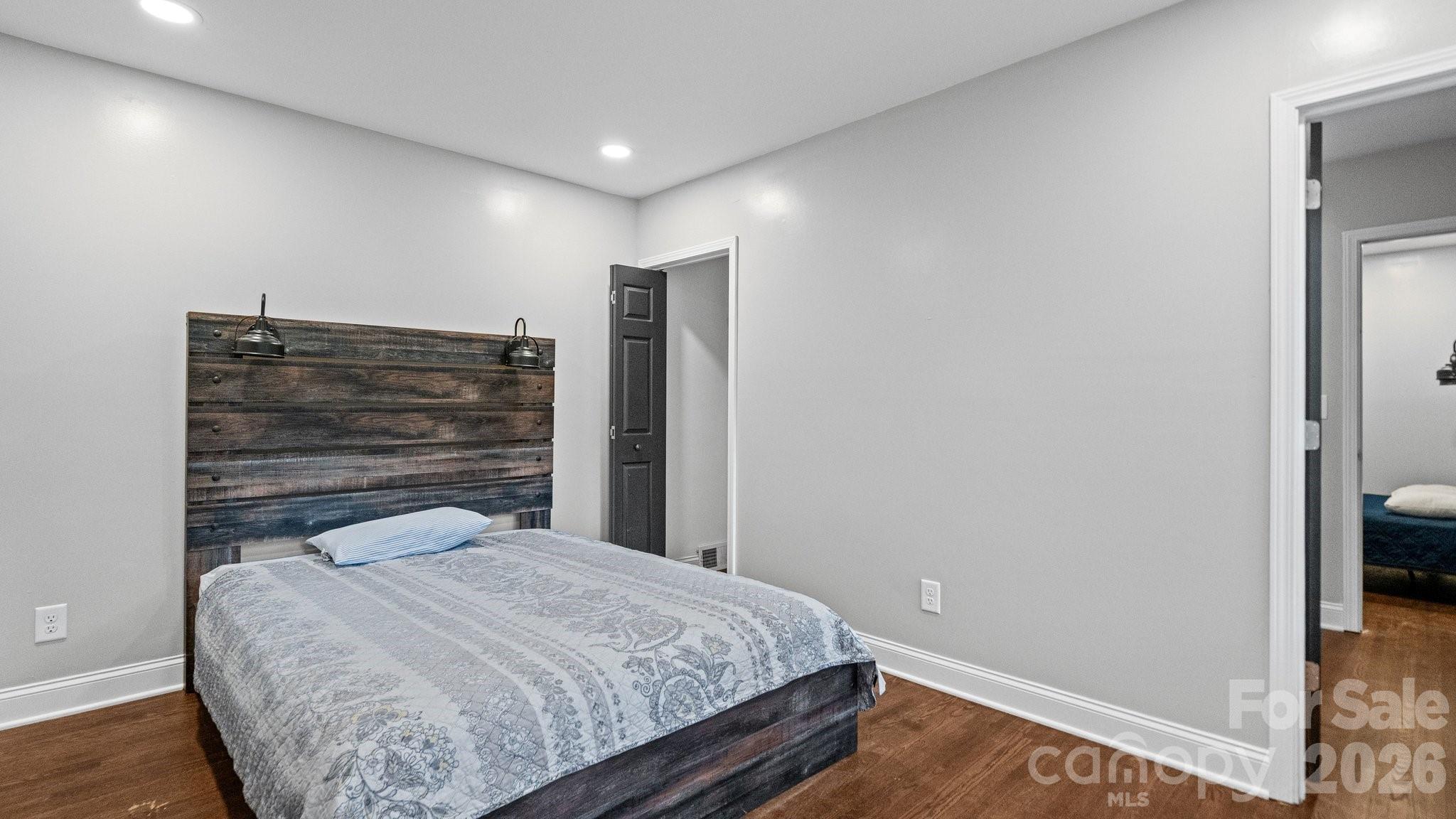 Hickory Grove - Residential
