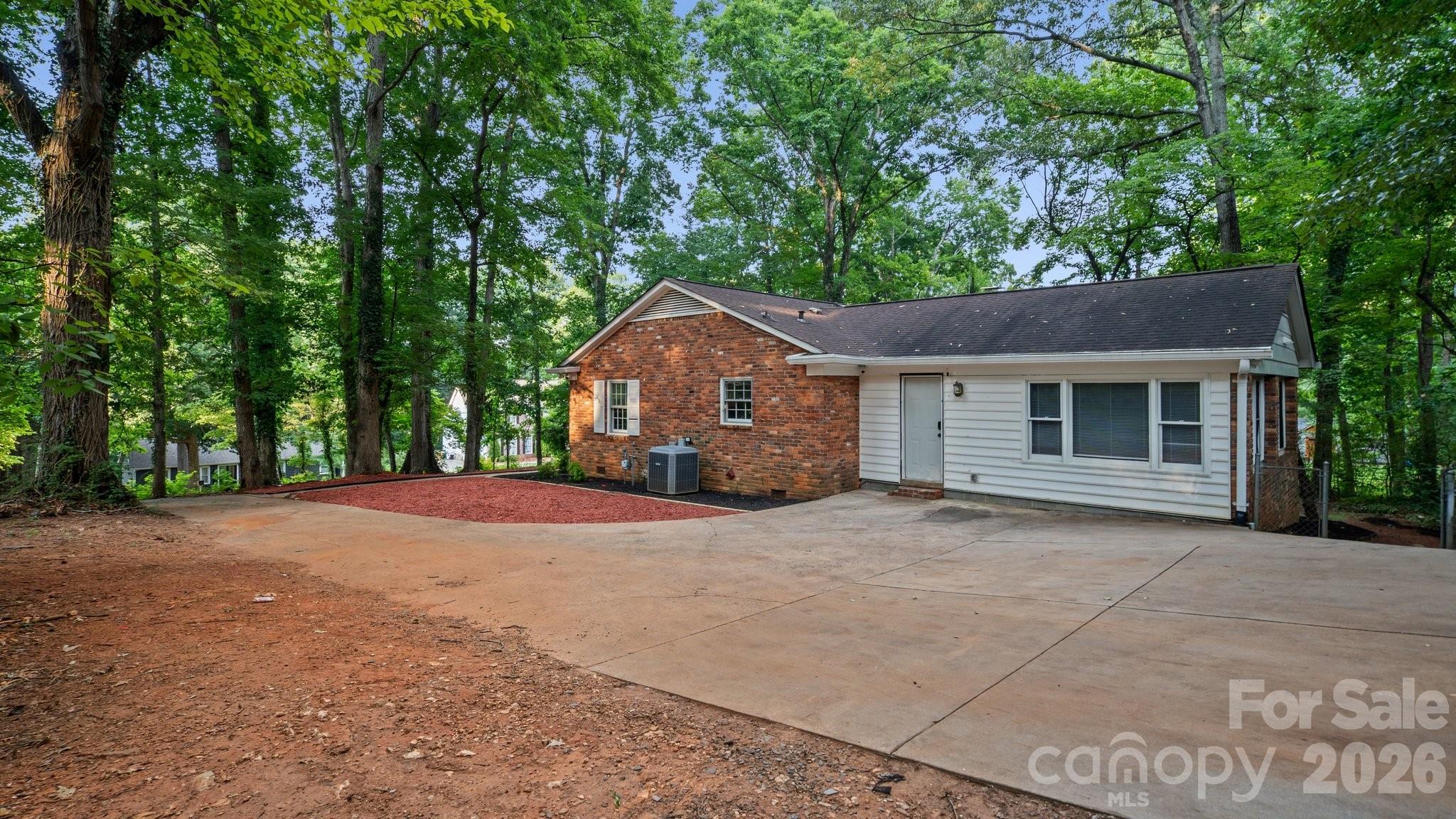 Hickory Grove - Residential