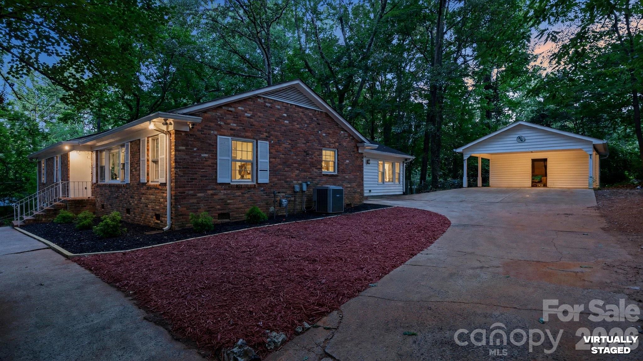 Hickory Grove - Residential