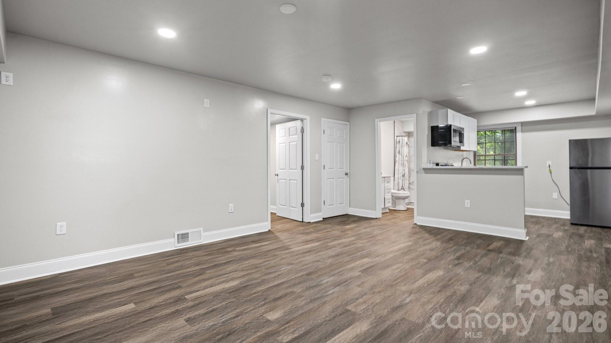 Hickory Grove - Residential