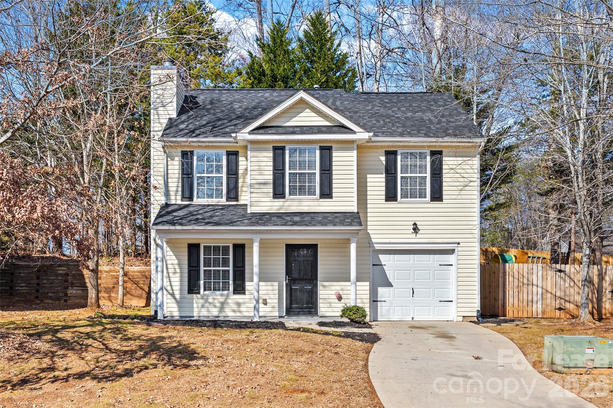 Desirable 3-bed, 2.5-bath home in Forest Oaks, in the heart of Lake Wylie! This home is move-in ready! The kitchen has all-new SS appliances with an eat-in area and opens to the back patio. The laundry closet is in the kitchen on the main level. The living room has a gas log fireplace. All bedrooms are on the upper level. The primary has a high ceiling and an ensuite bath with a garden tub and a separate shower. The two secondary bedrooms share a full hall bath with a shower/tub combo. This home is in a lovely tree-lined community close to restaurants and shopping, with great schools. Pets conditional. **No Cats** Fireplace is not usable, decorative only.