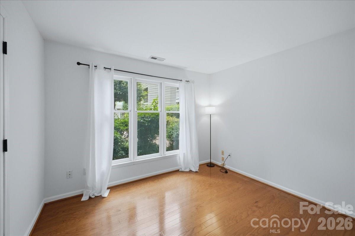 Queens Station - Residential