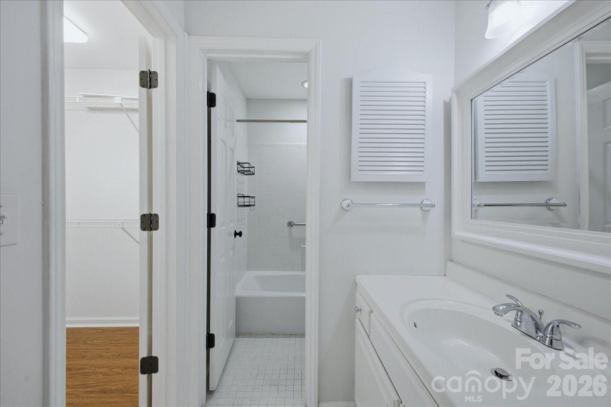 Queens Station - Residential