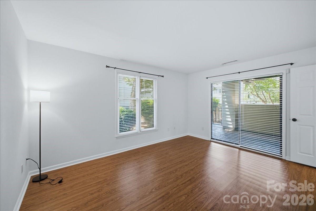 Queens Station - Residential