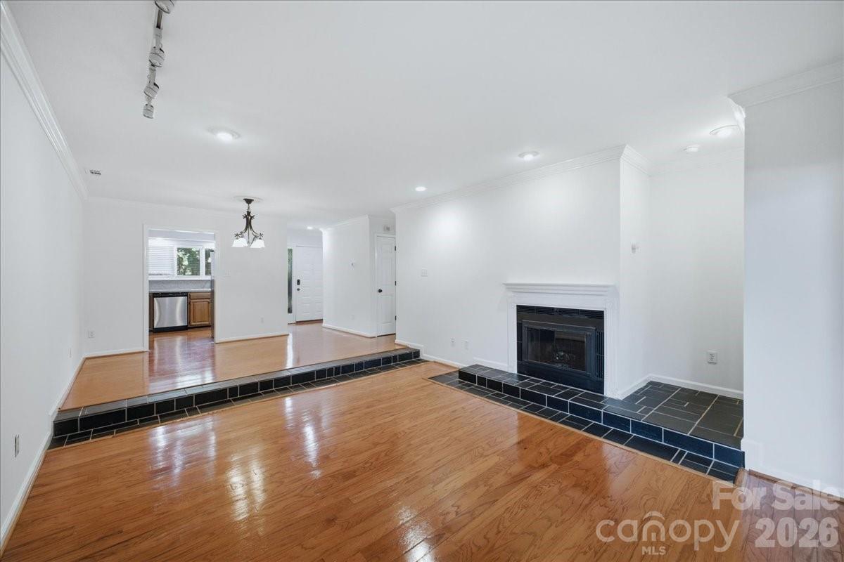 Queens Station - Residential