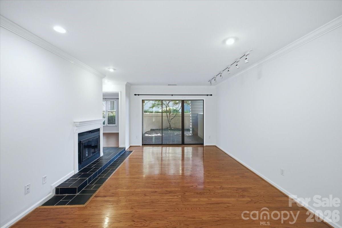 Queens Station - Residential