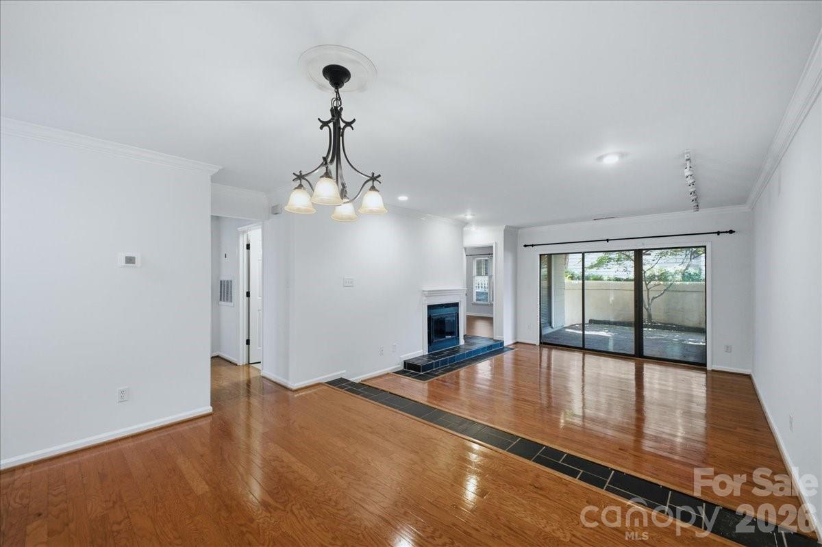 Queens Station - Residential
