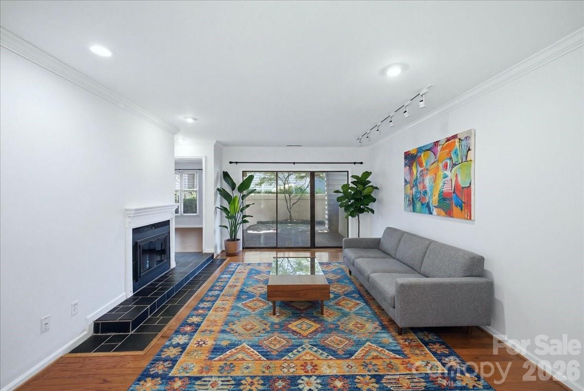 Queens Station - Residential