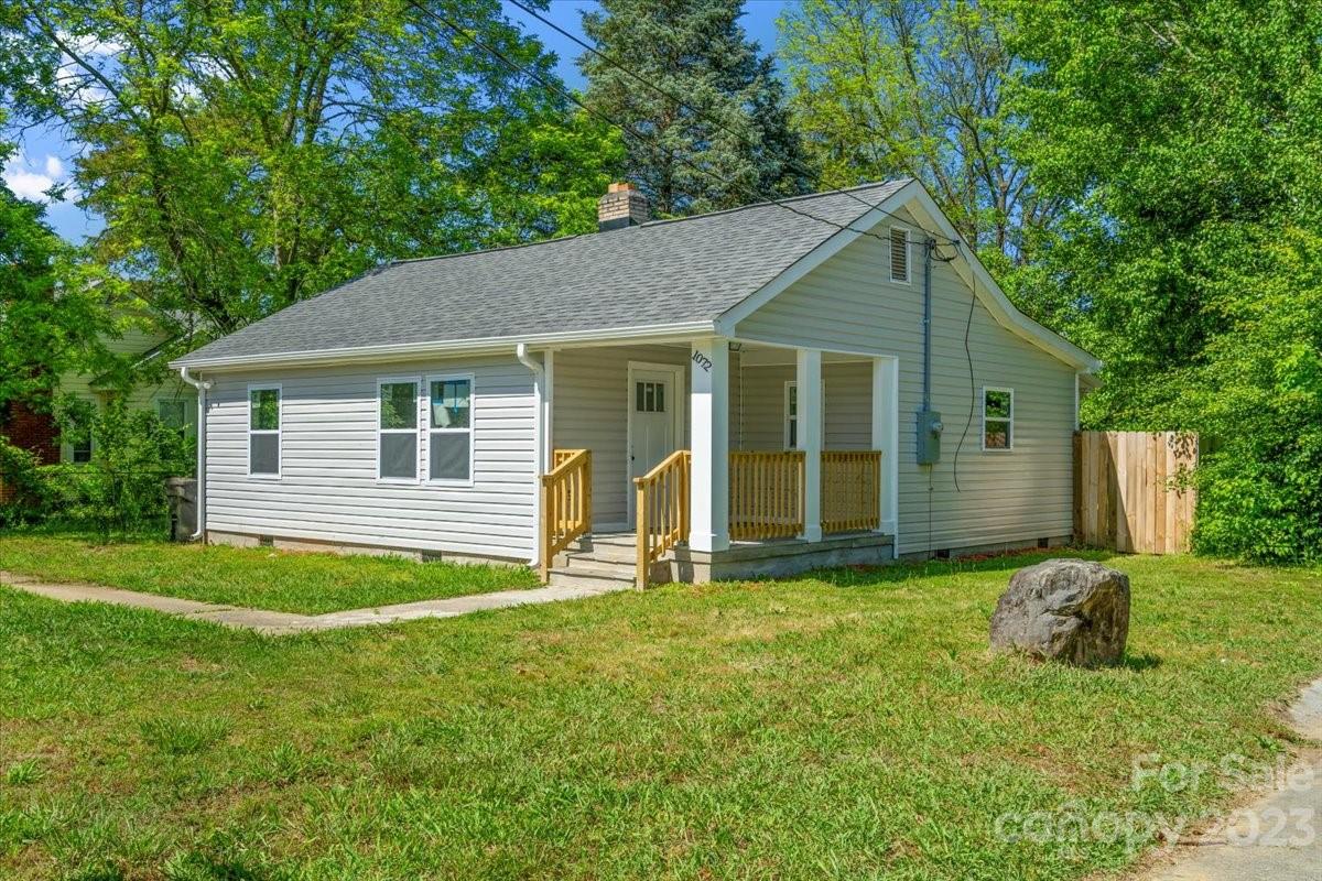 Beautifully remodeled home, located in Rock Hill right off of Cherry Rd. If you’re looking for move-in, ready, look no further, this home has new kitchen, bathrooms, roof, siding, flooring, HVAC. It is priced to sell and will not last long.