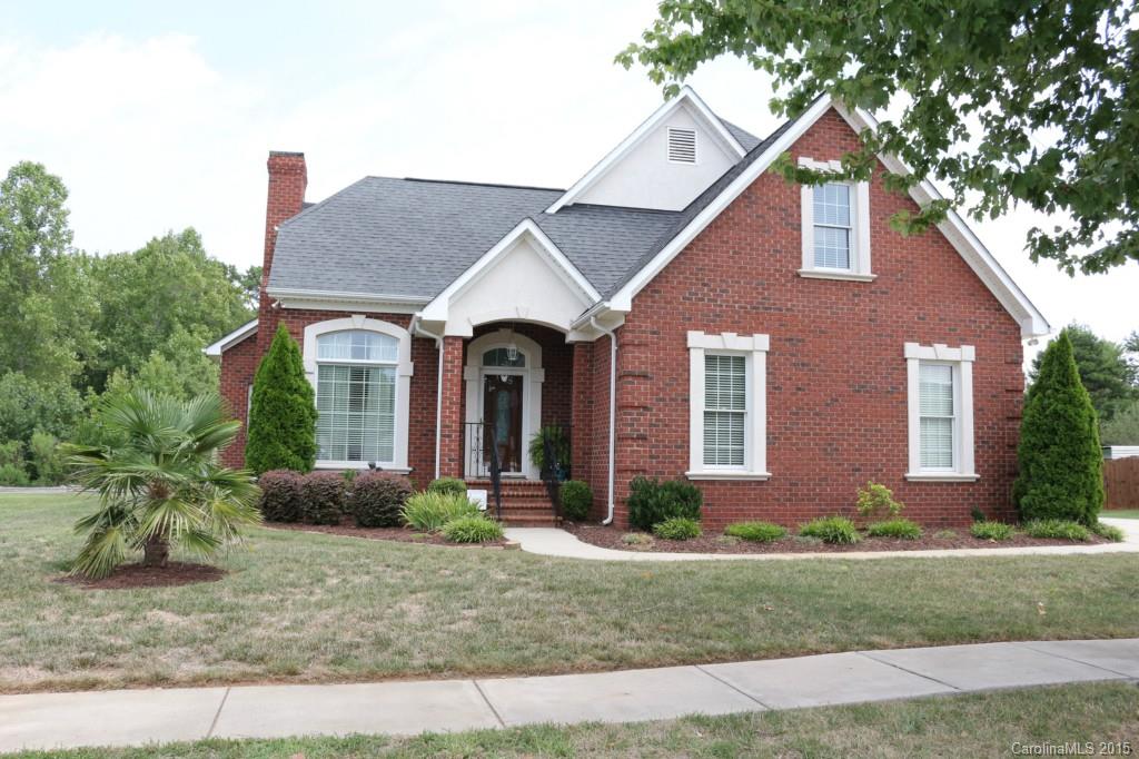 Immaculate home, "move-in" condition. Well appointed kitchen with 42" cherry cabinets, granite counters and tile backsplash. Site finished hardwoods in most of the house. Ceramic tile in kitchen and baths. Master on the main. Master bath features separate shower and jacuzzi tub, double sinks with taller cabinets and large walk-in closet. Upstairs bedrooms have Jack and Jill baths, also with jacuzzi tub.