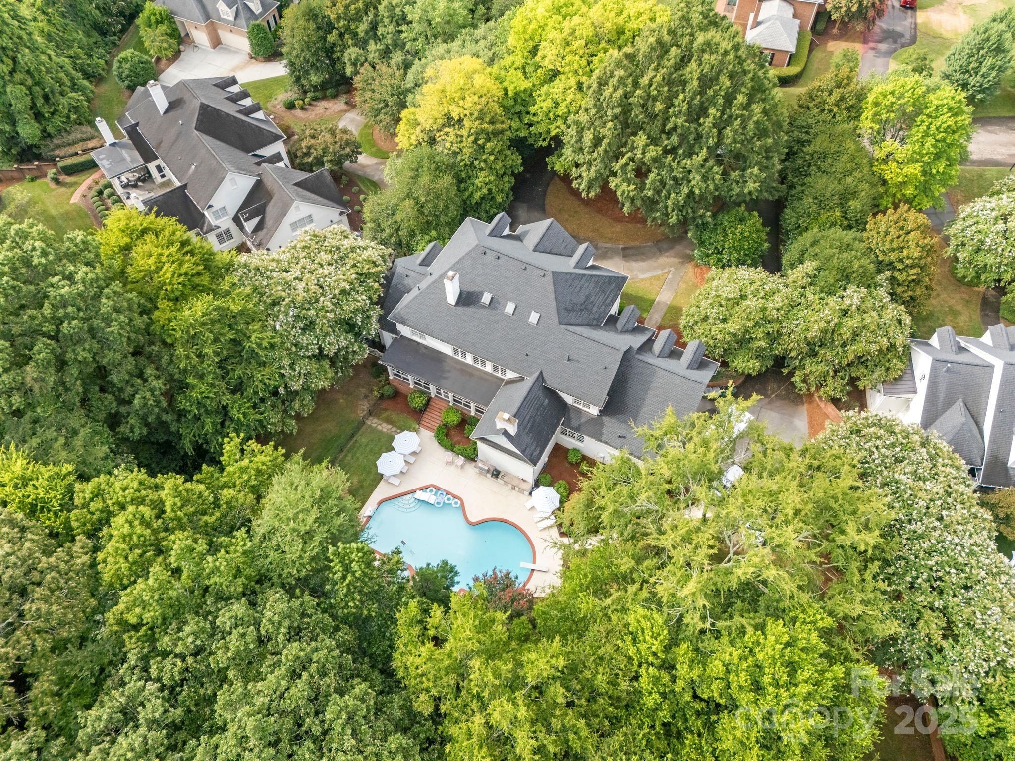 Hampton Manor - Residential