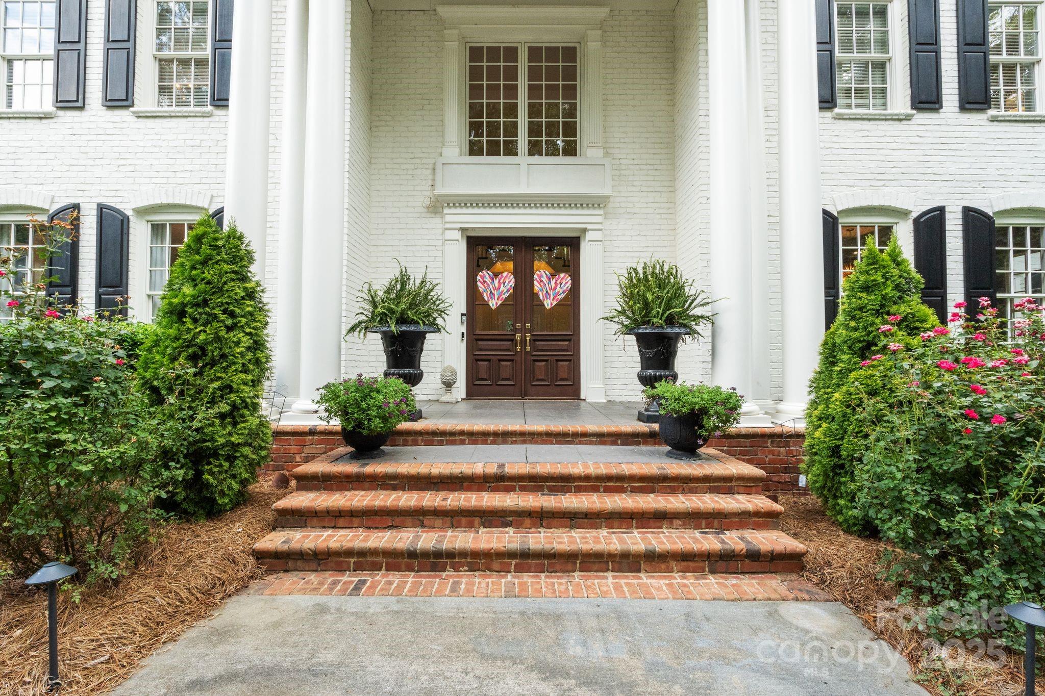 Hampton Manor - Residential