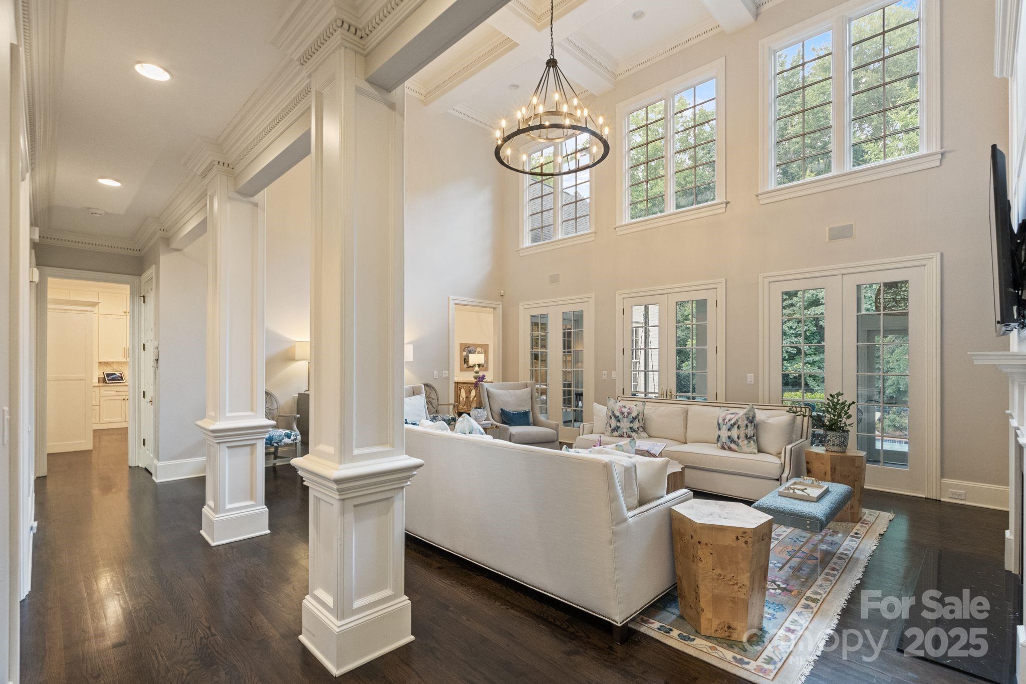 Hampton Manor - Residential