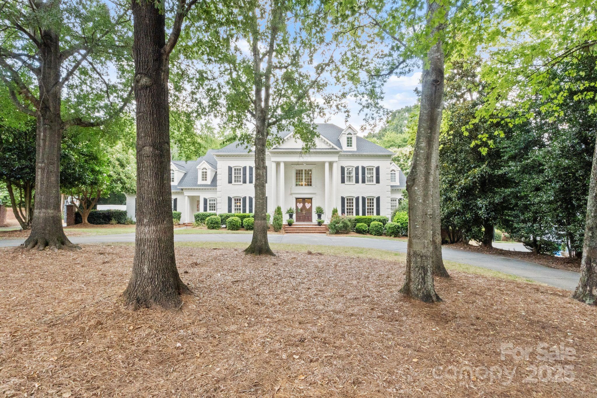 Hampton Manor - Residential