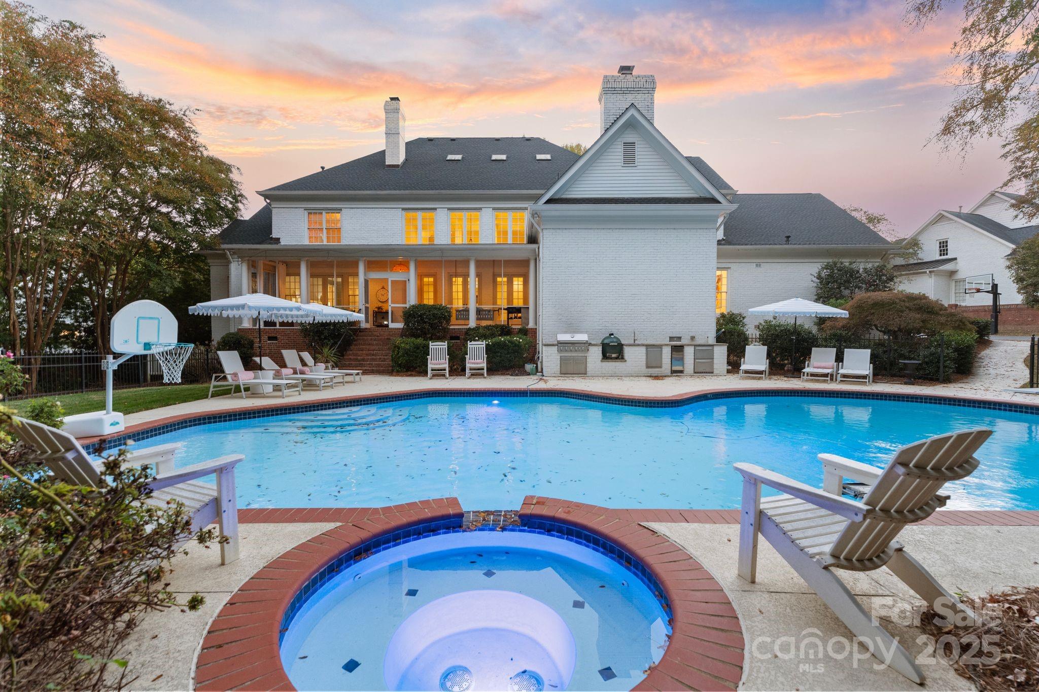 Hampton Manor - Residential
