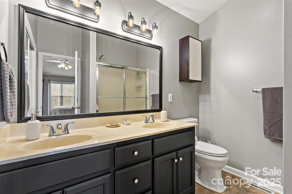 Laurel Pointe - Residential