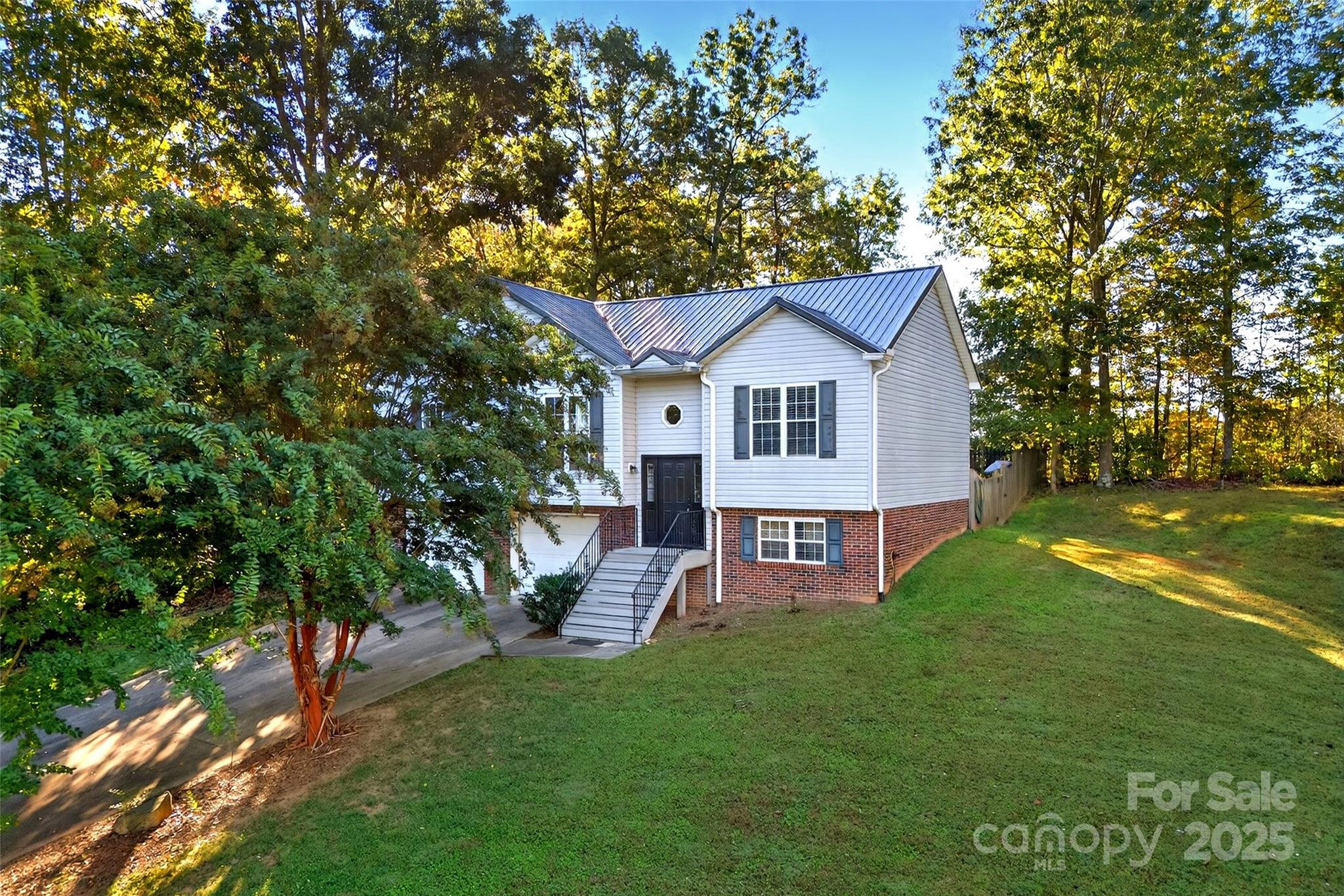 Laurel Pointe - Residential