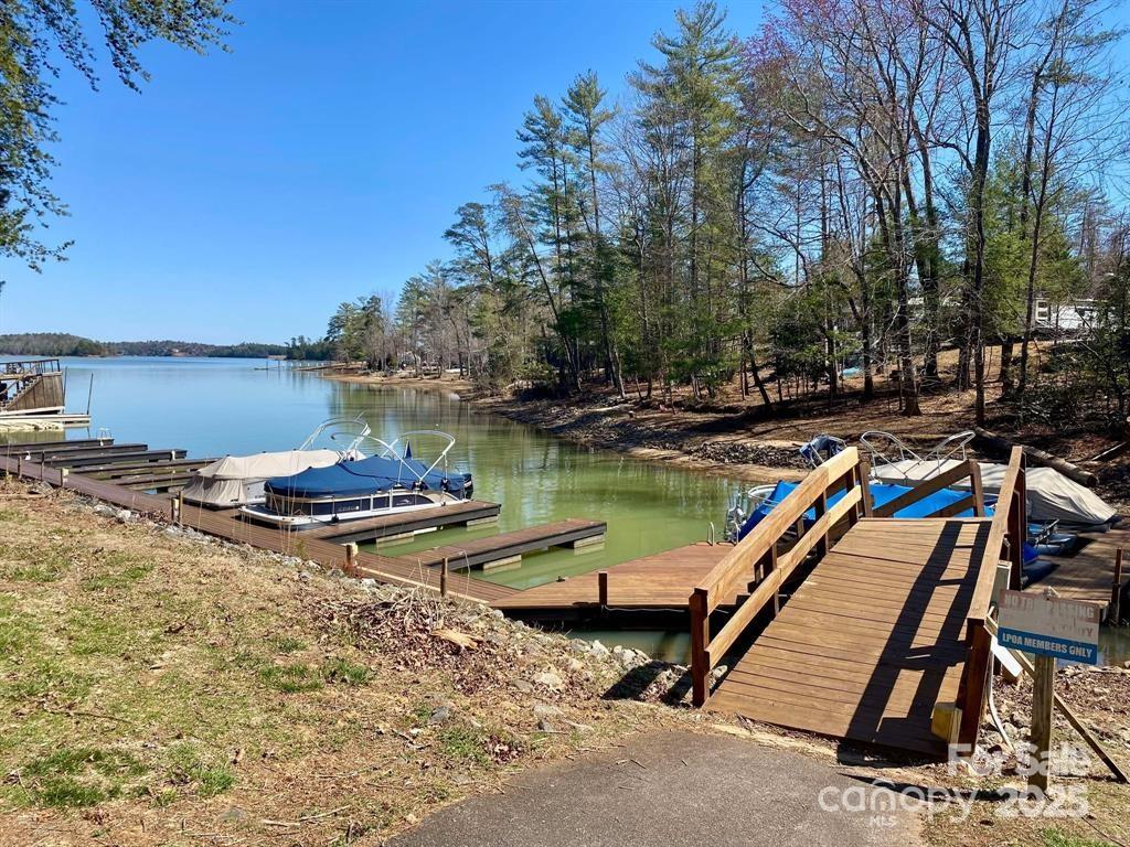 Laurel Pointe - Residential