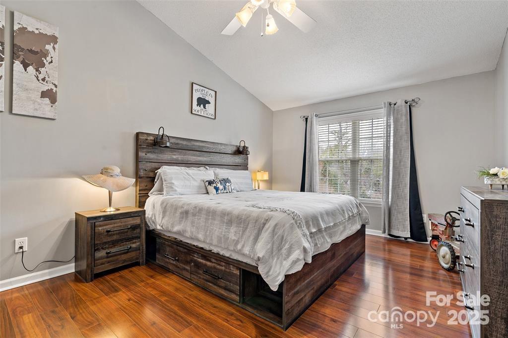 Laurel Pointe - Residential