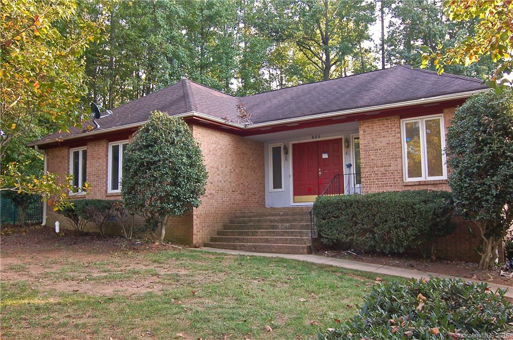 BACK ON MARKET - Great Neighborhood, Great Backyard, Great bones, Great Opportunity to turn this one into your designer home.  Home Will need kitchen install, generous size living space complemented by hand-scraped flooring, tile in bathrooms, Giant Master with sitting area and en-suite bathroom. Don't miss this one!