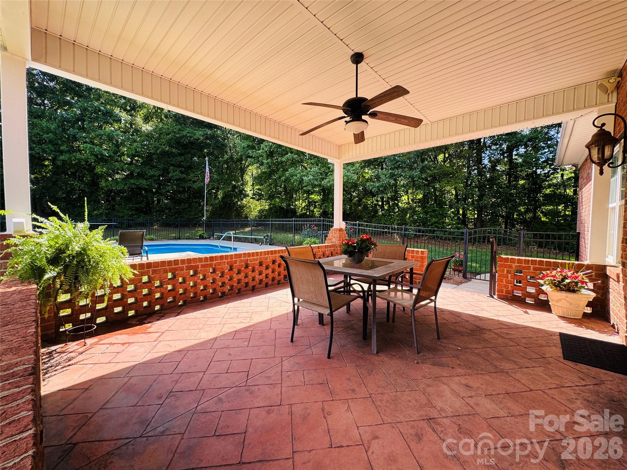 Grand Oaks - Residential
