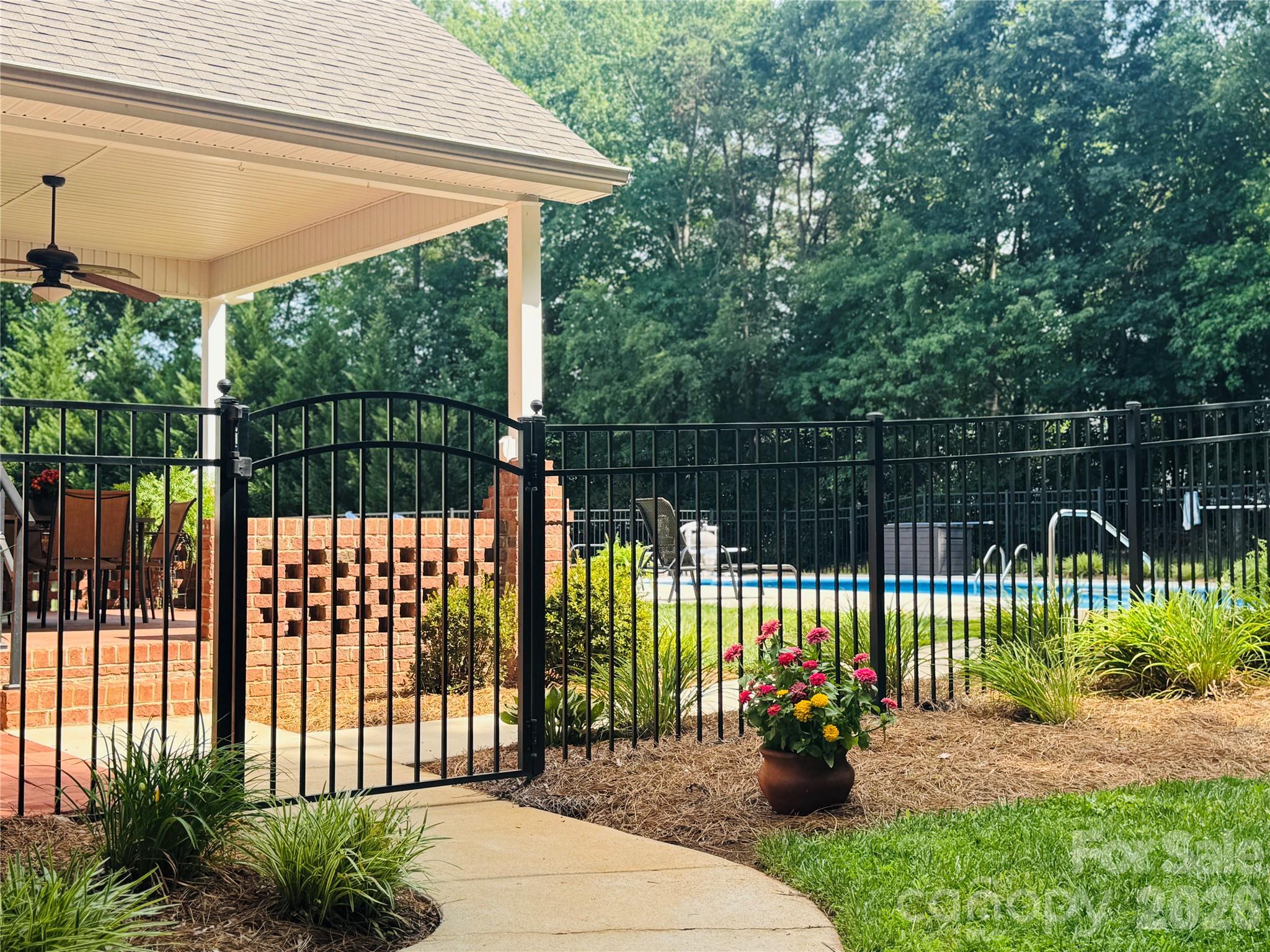 Grand Oaks - Residential