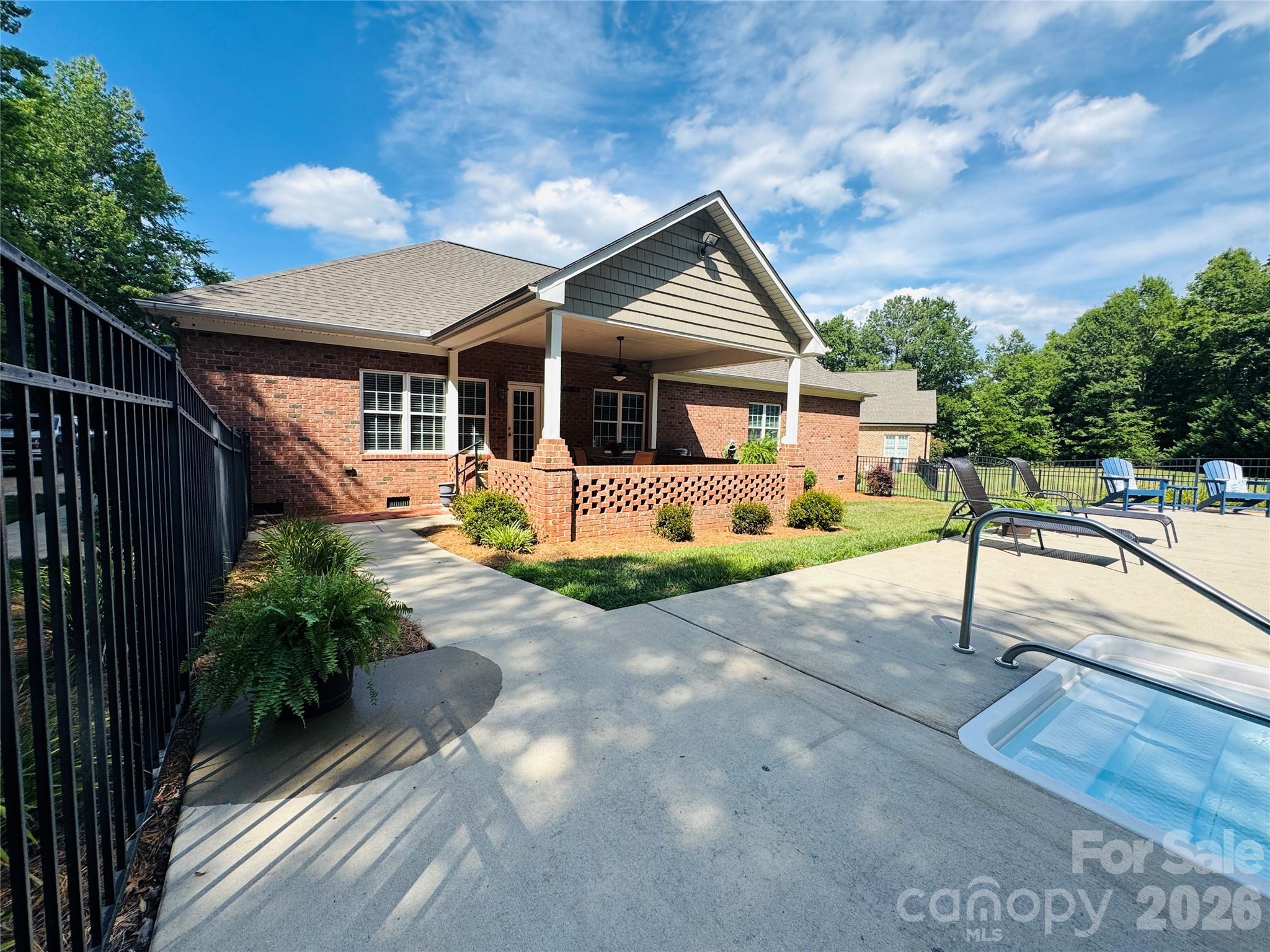 Grand Oaks - Residential