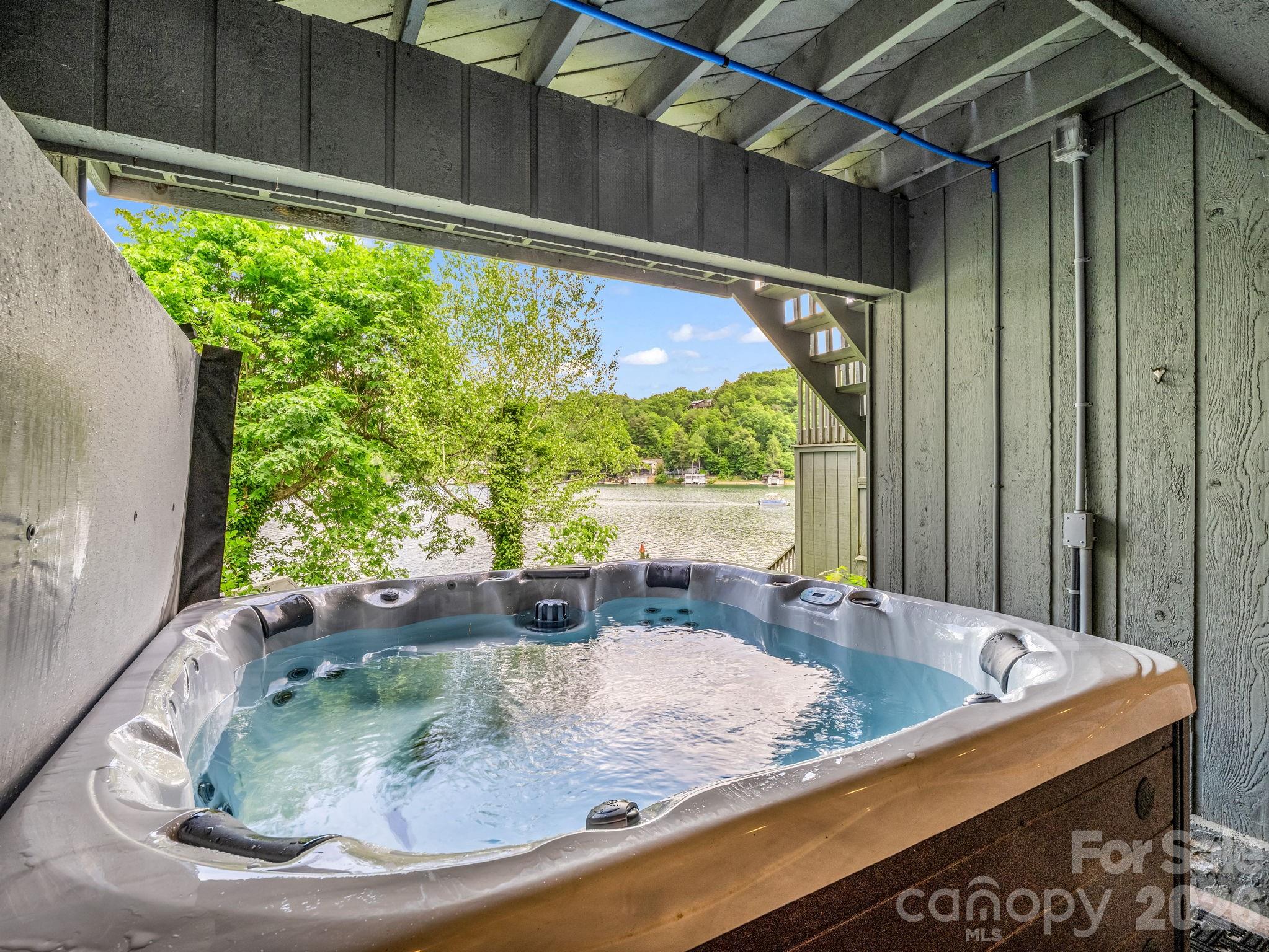 Rumbling Bald on Lake Lure - Residential