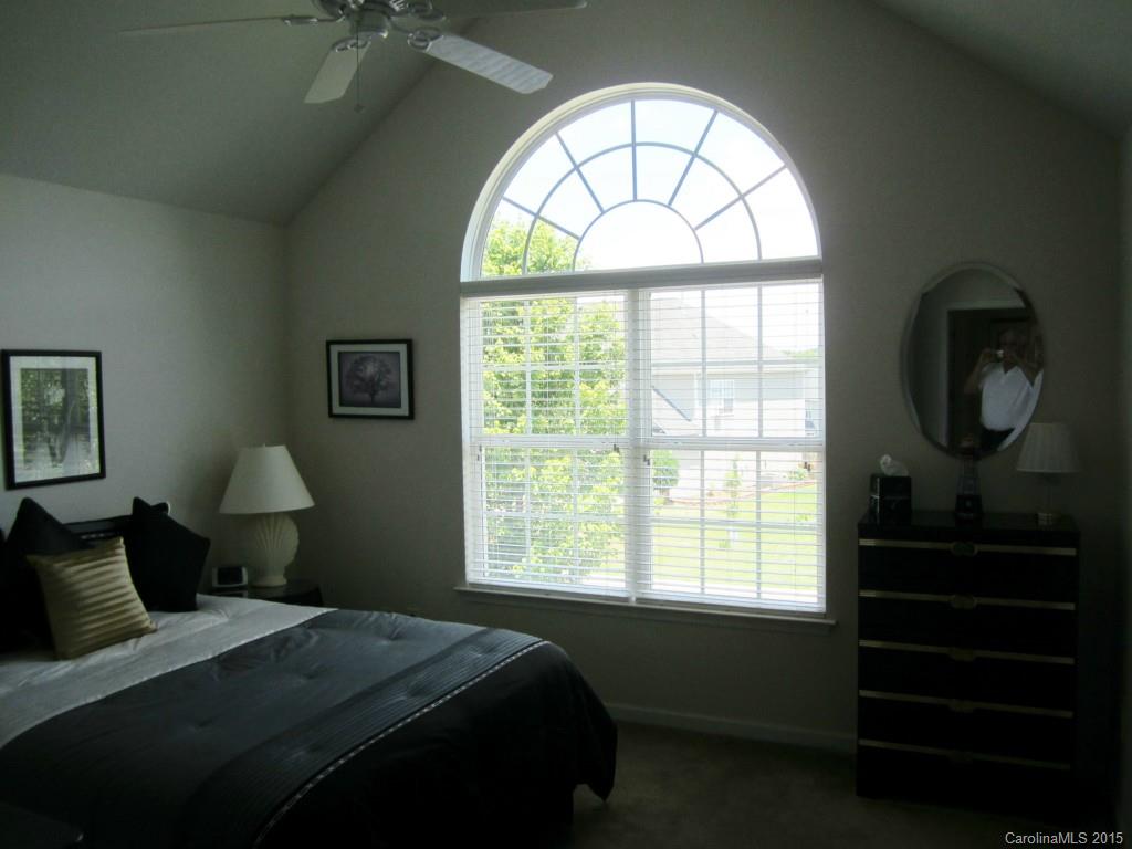 Sandy Pointe - Residential