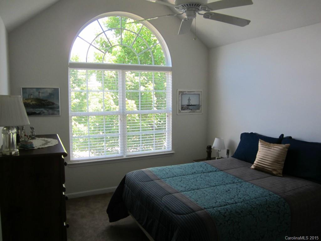 Sandy Pointe - Residential