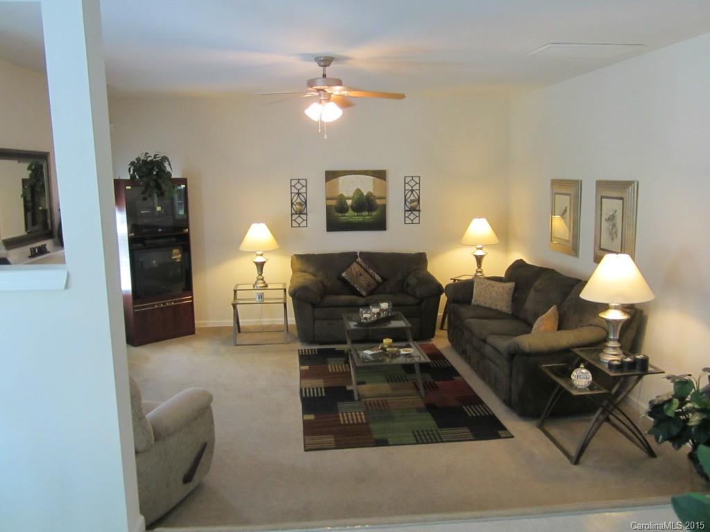 Sandy Pointe - Residential