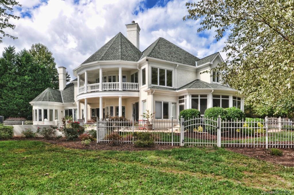 The Peninsula - Residential