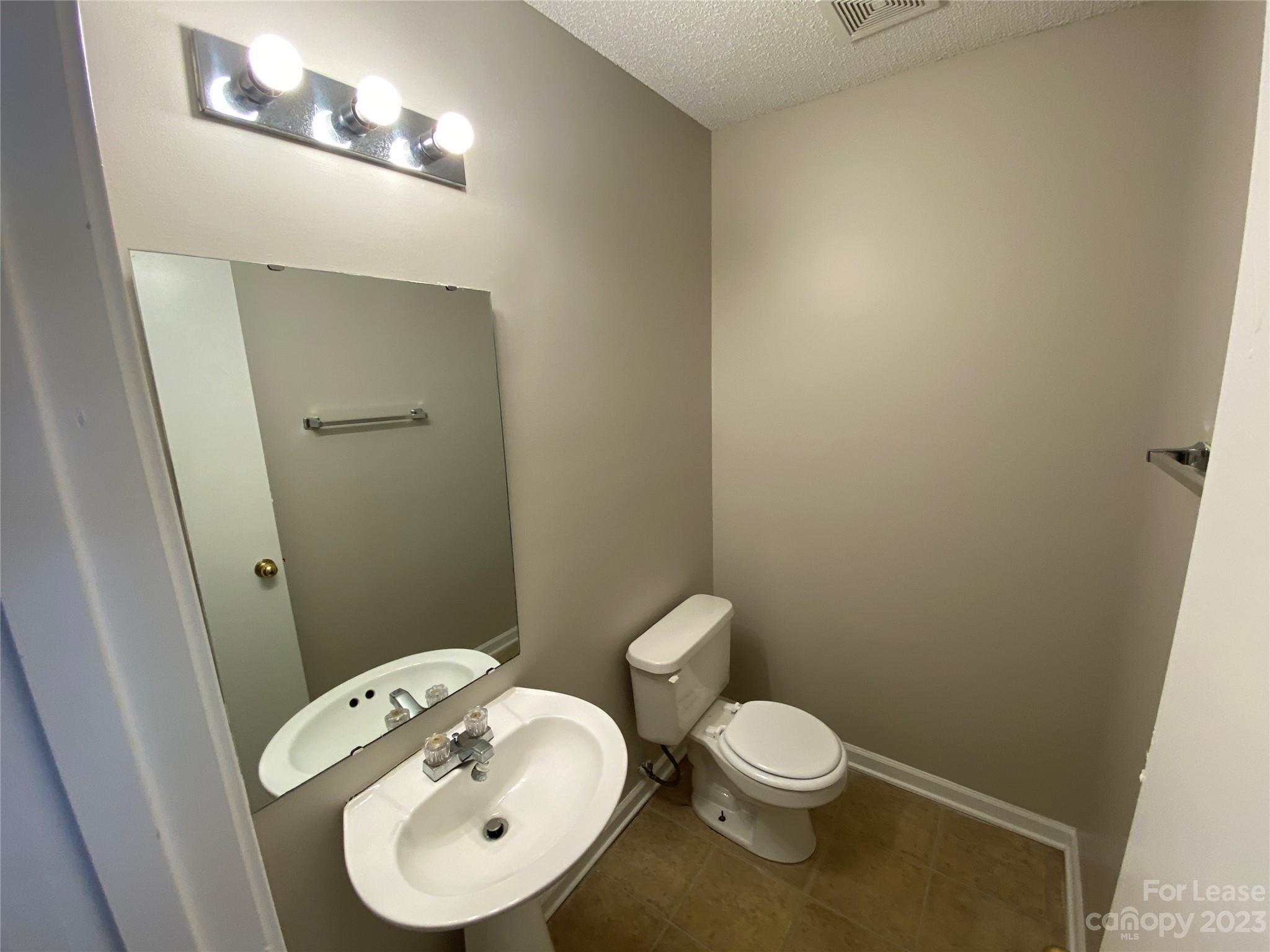 Stewarts Crossing - Residential Lease