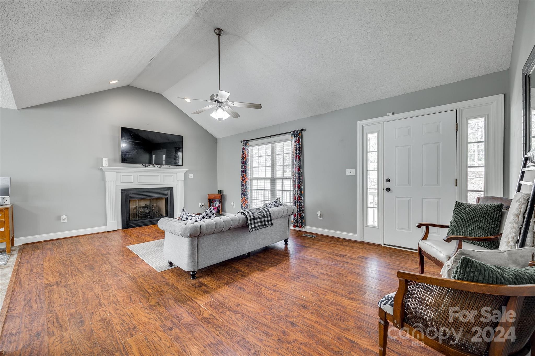 RAGIN ESTATES - Residential
