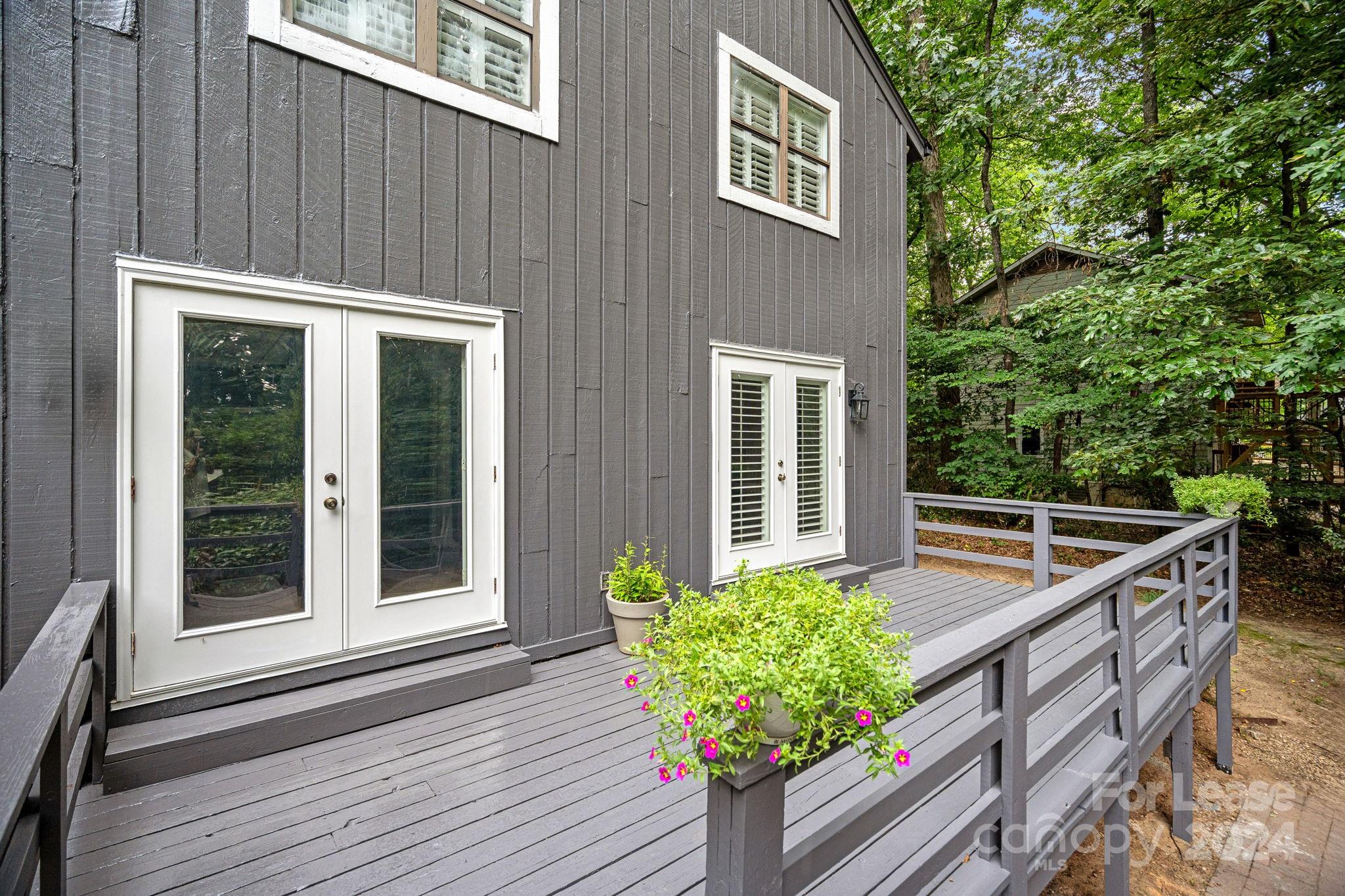 River Hills - Residential Lease