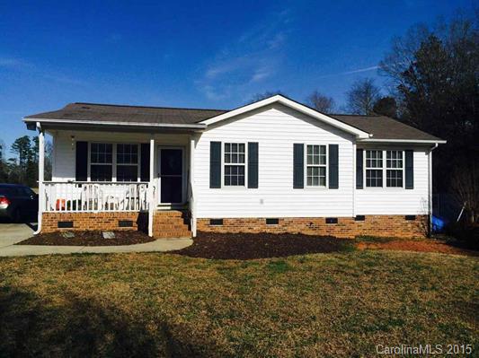 What a great opportunity to get into a home on a cul-de-sac street with an acre plus yard for a great price! New Gas pack HVAC on the home, 3BR/2BA, country living within minutes of shopping and I-77. This one is the Gem that you have been looking for!!