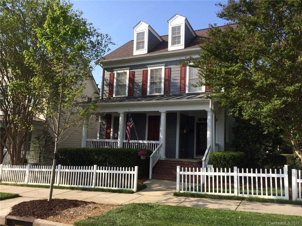Charming Home located centrally in Baxter Village, within walking distance of Orchard Park Elementary School, walking trails, playgrounds, dining and shopping.  This home has been very well maintained and is a fantastic opportunity!