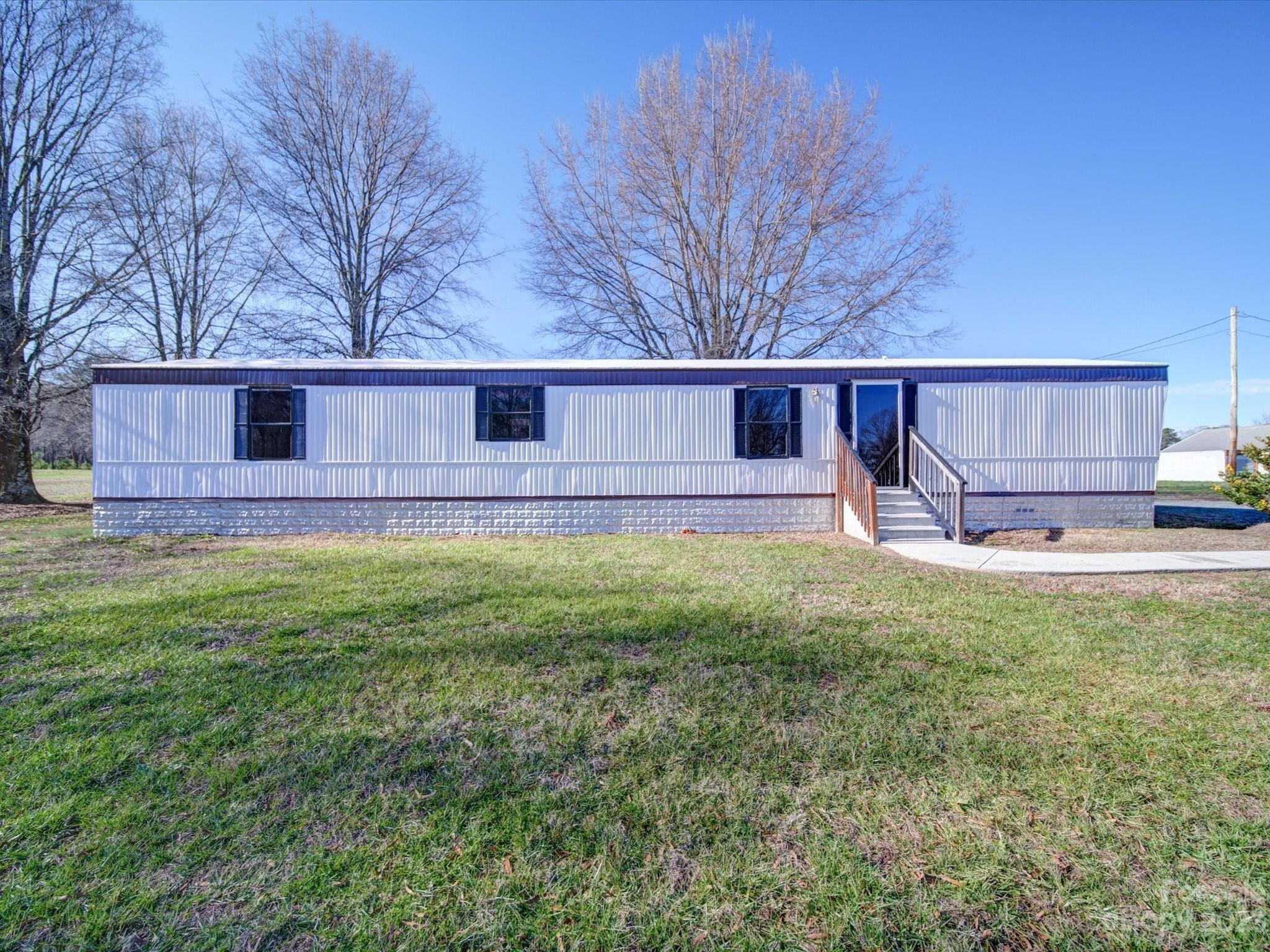 Incredible investment opportunity in an incredible location!  This 2 bed, 2 bath home in the Piedmont community has been very well maintained and sits on 1.7 acres. Just minutes from the bypass. Come and see all that it has to offer!
