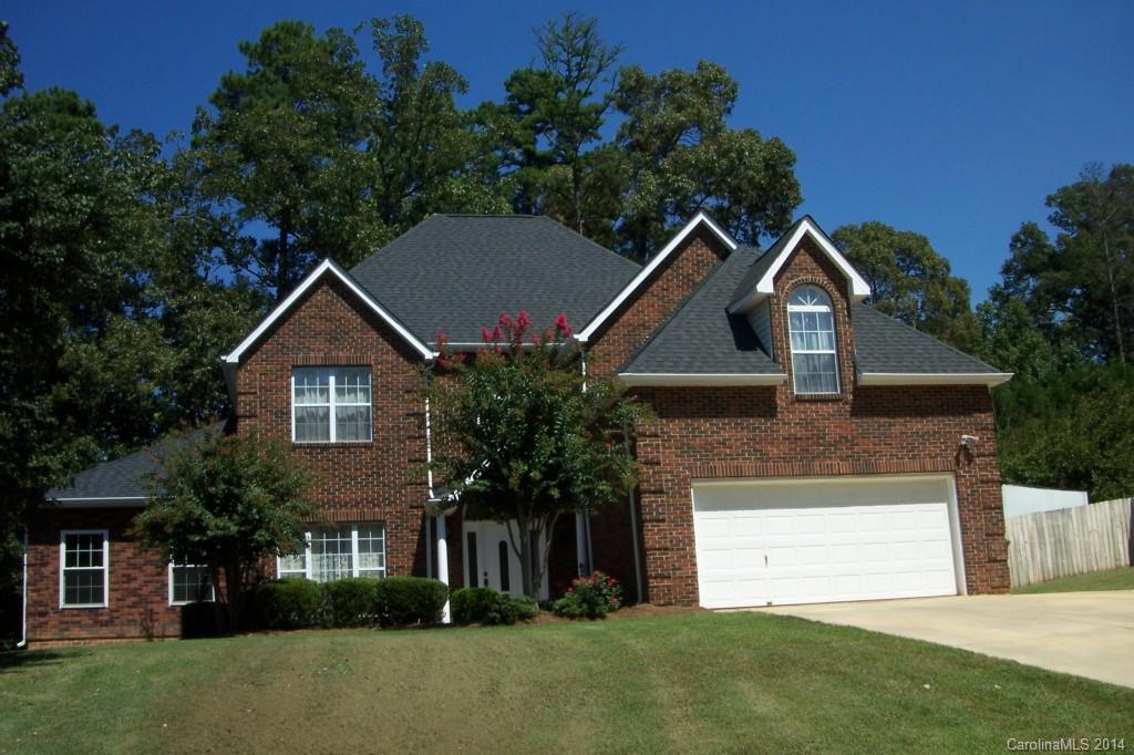 Wonderful home in one of Fort Mill's favorite subdivisions; Meticulous and well maintained; new roof in 2011; huge sunroom; large corner lot located across from Whitegrove's fountain & pond, refrigerator remains, three entertaining areas located within the home;Master Bedroom has a private sitting area; large secondary bedrooms; fenced yard; shed will remain