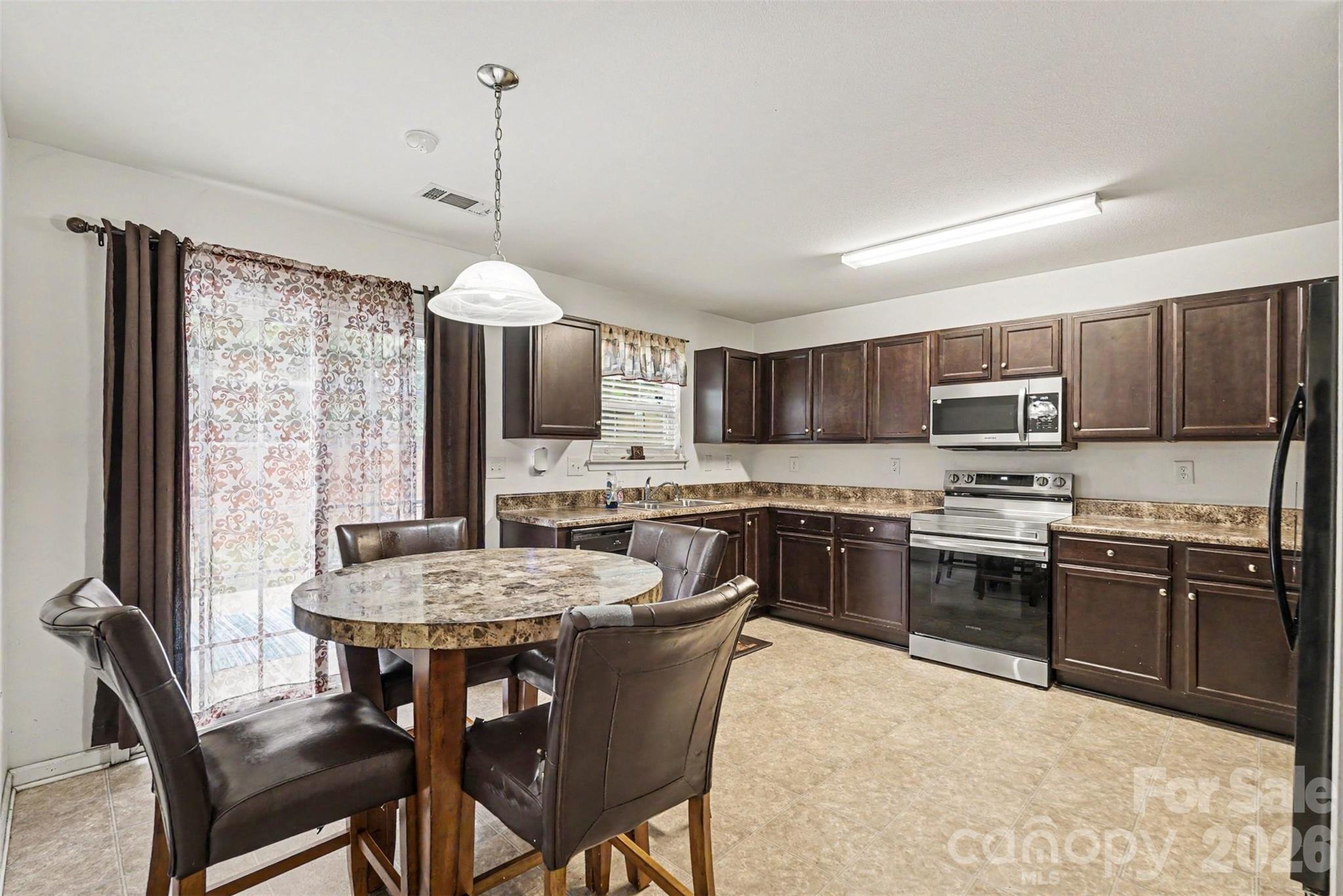 Davis Meadows - Residential