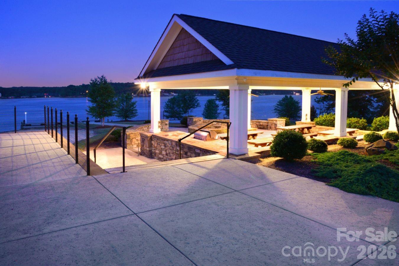 Edgewater - Land