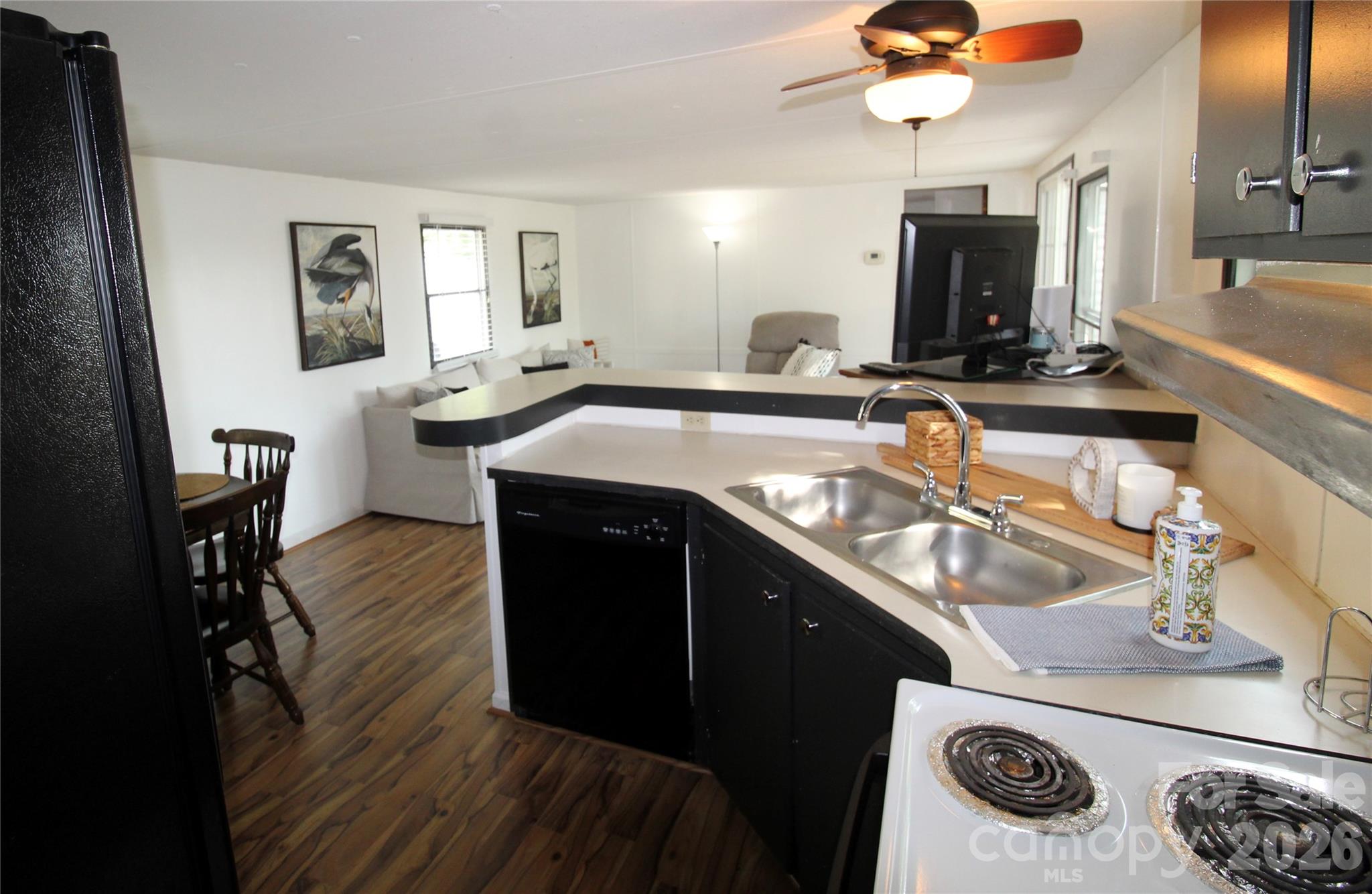 Lake Shore - Residential