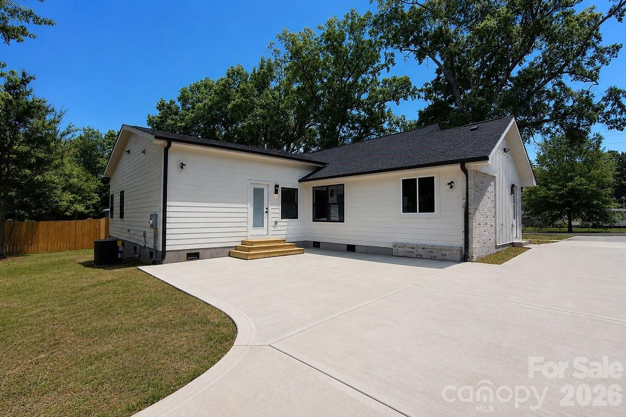 Colonial Village - Residential