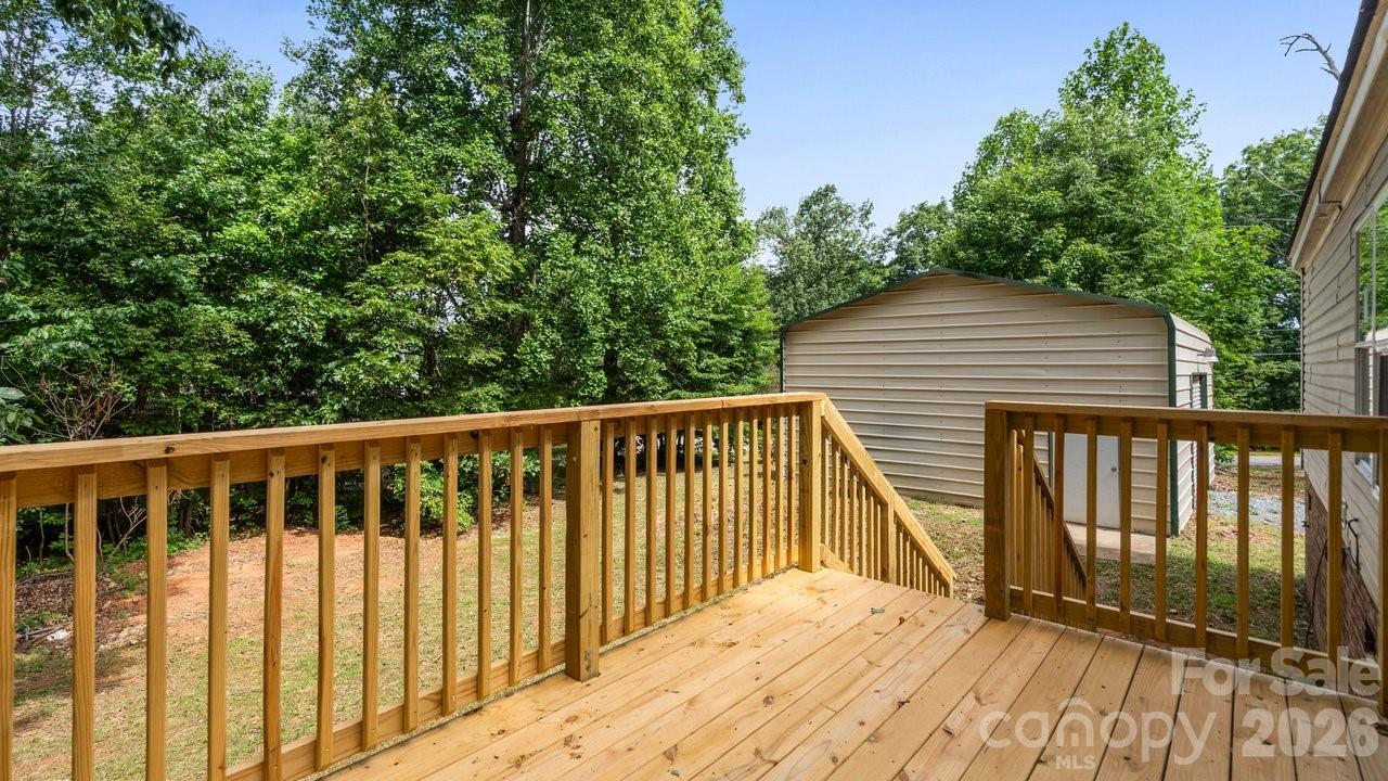 Mount Anderson - Residential