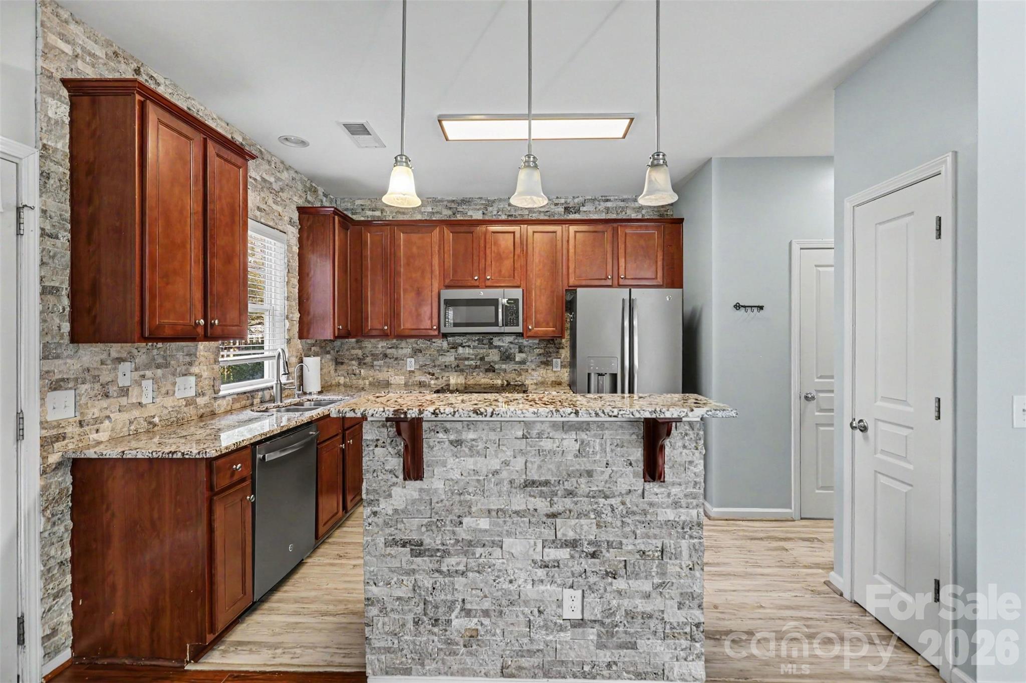 Ridge Pointe - Residential