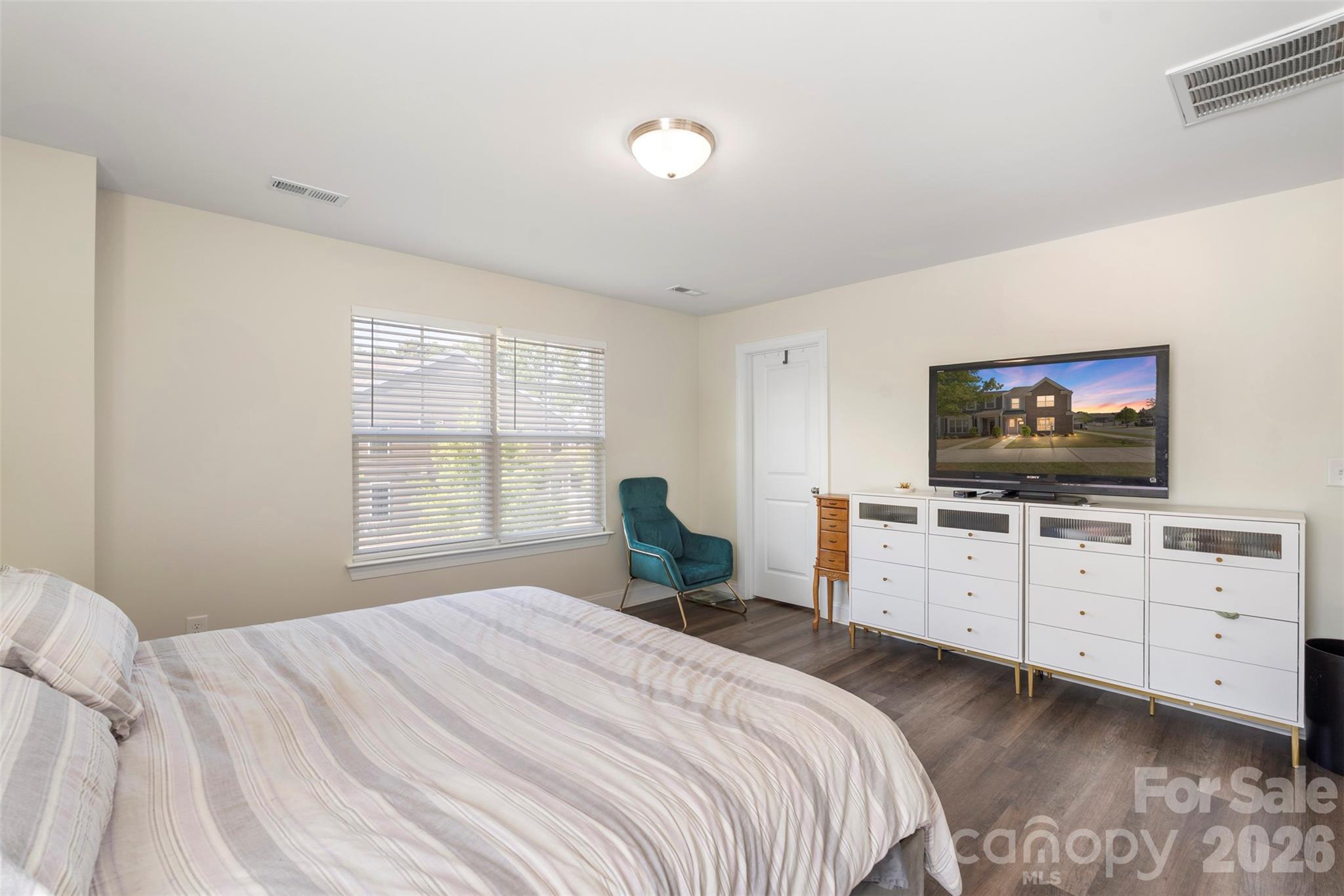 The Enclave at Davis Lake - Residential